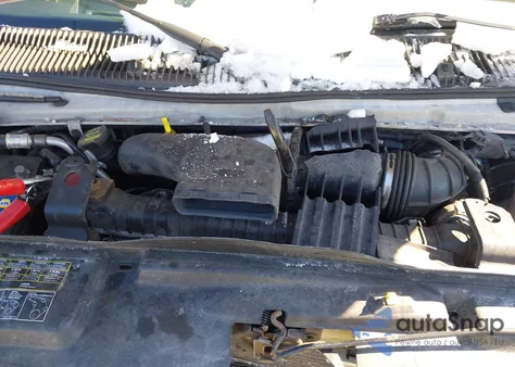 2011 Ford E-350 Super Duty Xl z USA, uszkodzony, nr VIN 1FBSS3BL3BDB29250